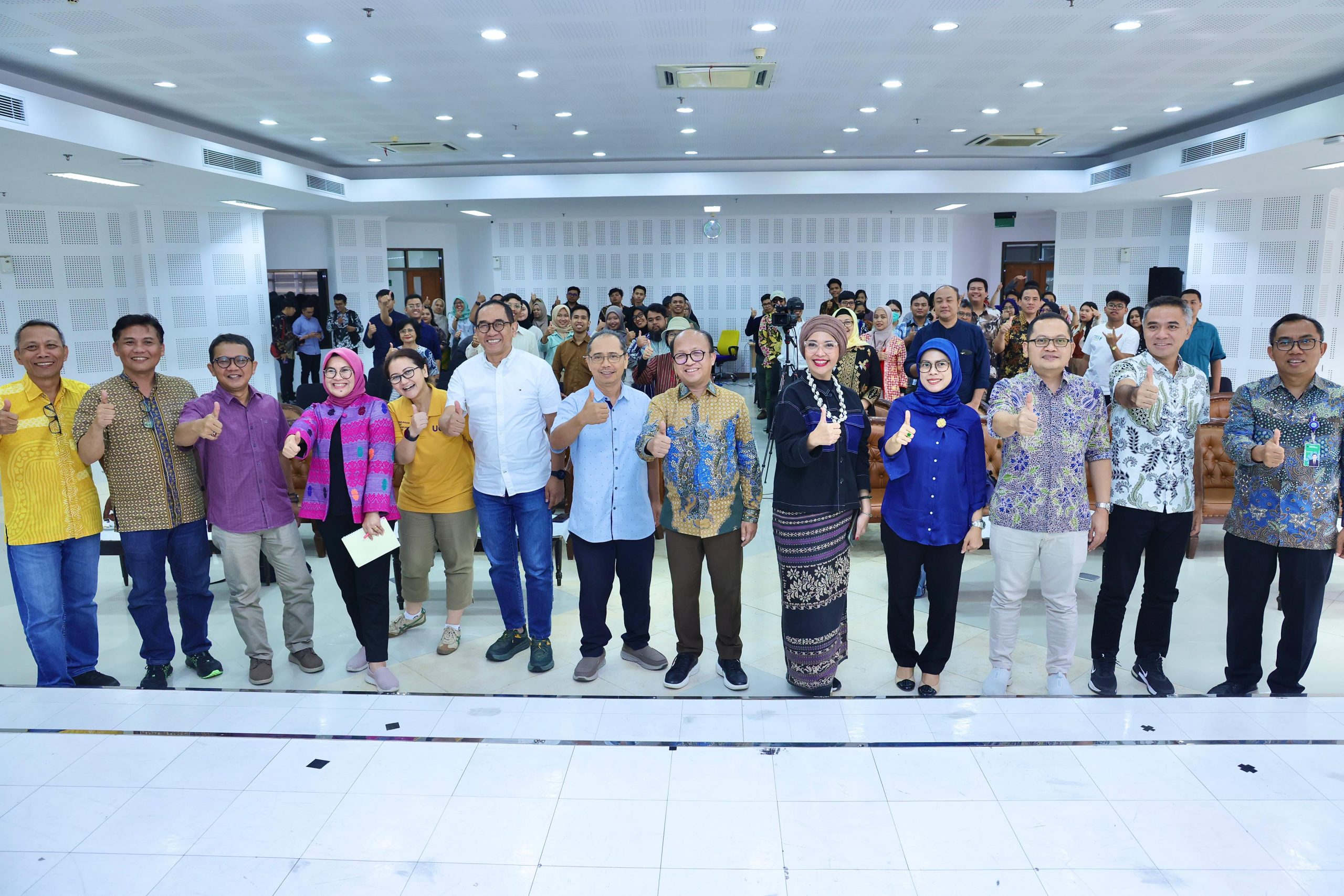 Sekjen Kemnaker Sebut Transisi Ekonomi Hijau Ciptakan Lapangan Kerja Berkelanjutan* Sekjen Kemnaker Sebut Transisi Ekonomi Hijau Ciptakan Lapangan Kerja Berkelanjutan*